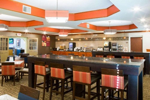 Comfort Suites Grand Rapids South - image 42