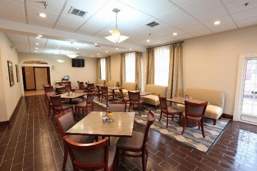 Wyndham Garden Grand Rapids Airport - image 26