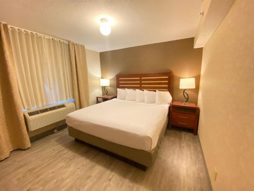 Wyndham Garden Grand Rapids Airport - image 50