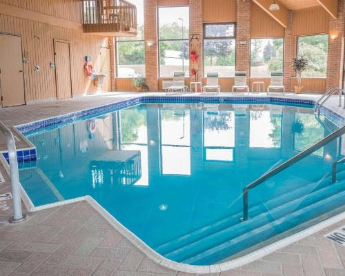 Quality Inn Grand Rapids North - image 1