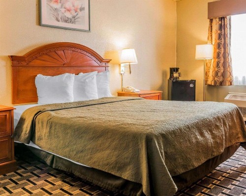 Quality Inn Grand Rapids North - image 11