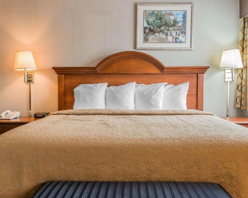 Quality Inn Grand Rapids North - image 14