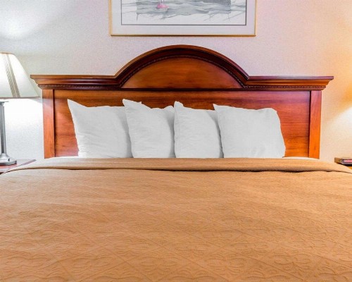 Quality Inn Grand Rapids North - image 4