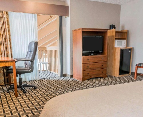 Quality Inn Grand Rapids North - image 5