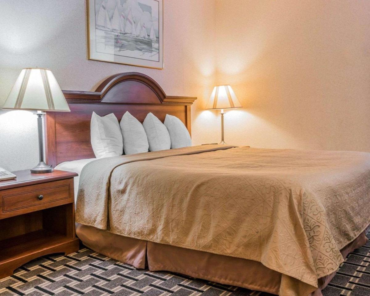 Quality Inn Grand Rapids North - image 7