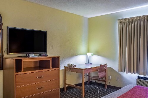 Motel 6-Grand Rapids MI - Northeast - image 6