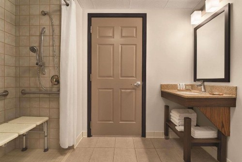 Country Inn & Suites by Radisson Grand Rapids East MI - image 11
