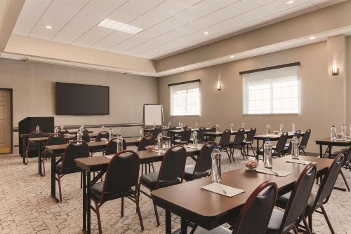 Country Inn & Suites by Radisson Grand Rapids East MI - image 28