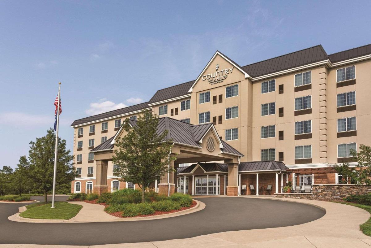 Country Inn & Suites by Radisson Grand Rapids East MI - image 3