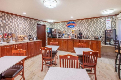 Baymont by Wyndham Grand Rapids Airport - image 24