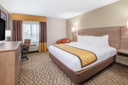 Baymont by Wyndham Grand Rapids Airport - image 30