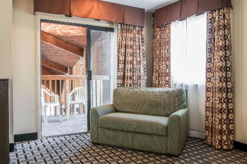 Quality Inn Grand Rapids South-Byron Center - image 8