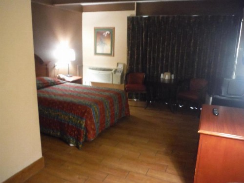 Budgetel Inn & Suites Hotel - image 19