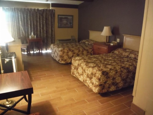 Budgetel Inn & Suites Hotel - image 22