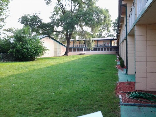 Budgetel Inn & Suites Hotel - image 23