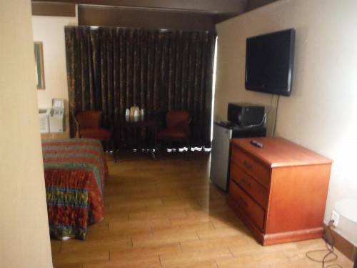 Budgetel Inn & Suites Hotel - image 29