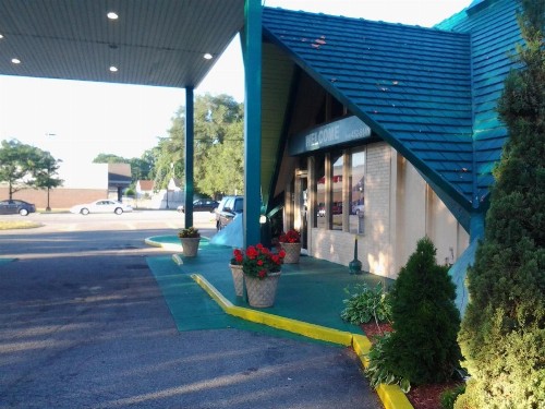 Budgetel Inn & Suites Hotel - image 3