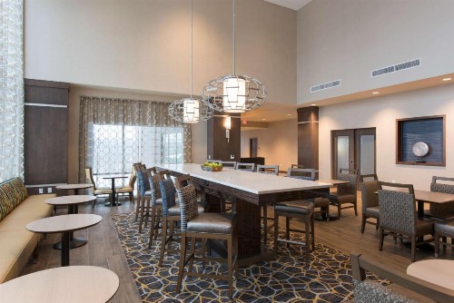 Hampton Inn & Suites Grand Rapids Downtown - image 10
