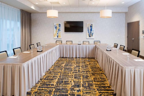 Hampton Inn & Suites Grand Rapids Downtown - image 13