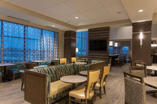Hampton Inn & Suites Grand Rapids Downtown - image 15