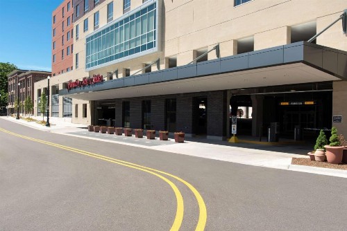 Hampton Inn & Suites Grand Rapids Downtown - image 18