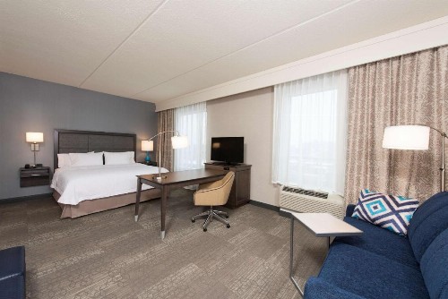 Hampton Inn & Suites Grand Rapids Downtown - image 26