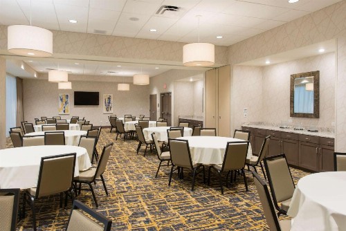 Hampton Inn & Suites Grand Rapids Downtown - image 29