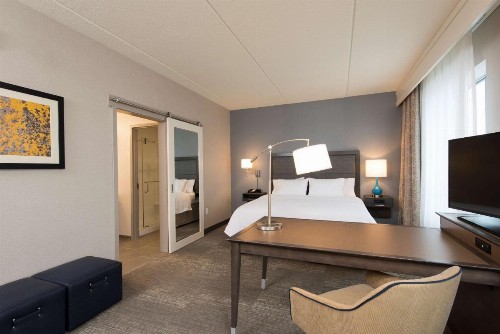 Hampton Inn & Suites Grand Rapids Downtown - image 30