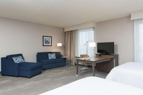 Hampton Inn & Suites Grand Rapids Downtown - image 34