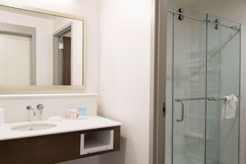 Hampton Inn & Suites Grand Rapids Downtown - image 37