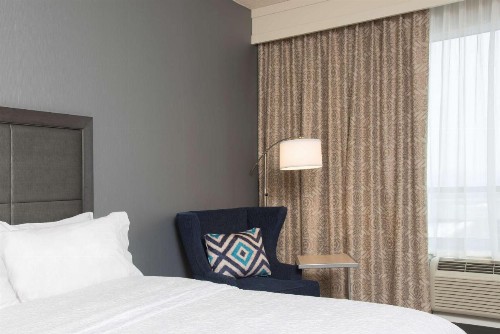 Hampton Inn & Suites Grand Rapids Downtown - image 43
