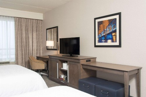 Hampton Inn & Suites Grand Rapids Downtown - image 50
