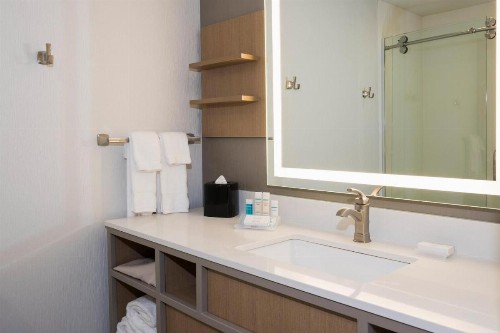 Hilton Garden Inn Grand Rapids East - image 24