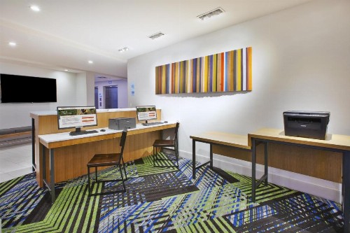 Holiday Inn Express & Suites Grand Rapids Airport North an IHG Hotel - image 18