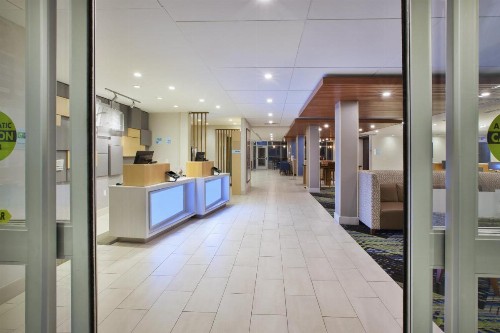 Holiday Inn Express & Suites Grand Rapids Airport North an IHG Hotel - image 2