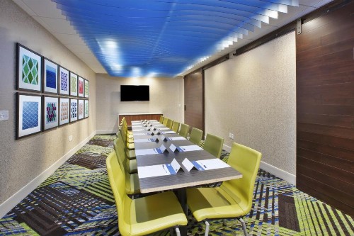 Holiday Inn Express & Suites Grand Rapids Airport North an IHG Hotel - image 33