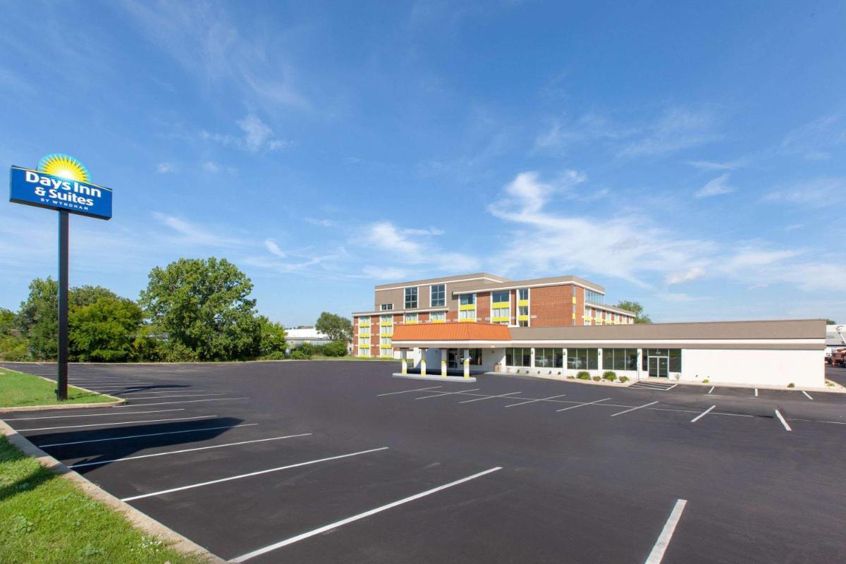 Days Inn & Suites by Wyndham Grand Rapids Near Downtown - main image