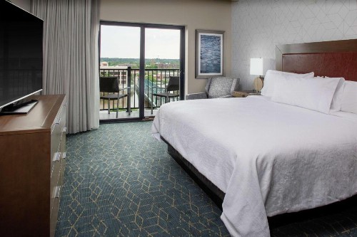 Embassy Suites By Hilton Grand Rapids Downtown - image 39