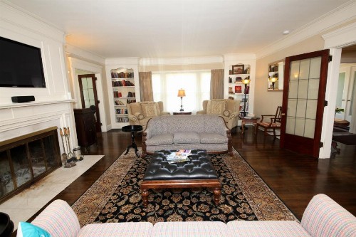 Leonard at Logan House - image 12