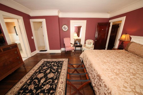 Leonard at Logan House - image 24