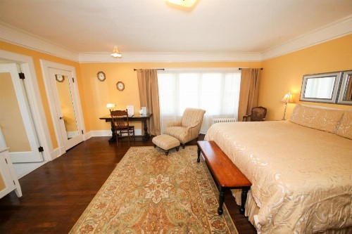 Leonard at Logan House - image 31