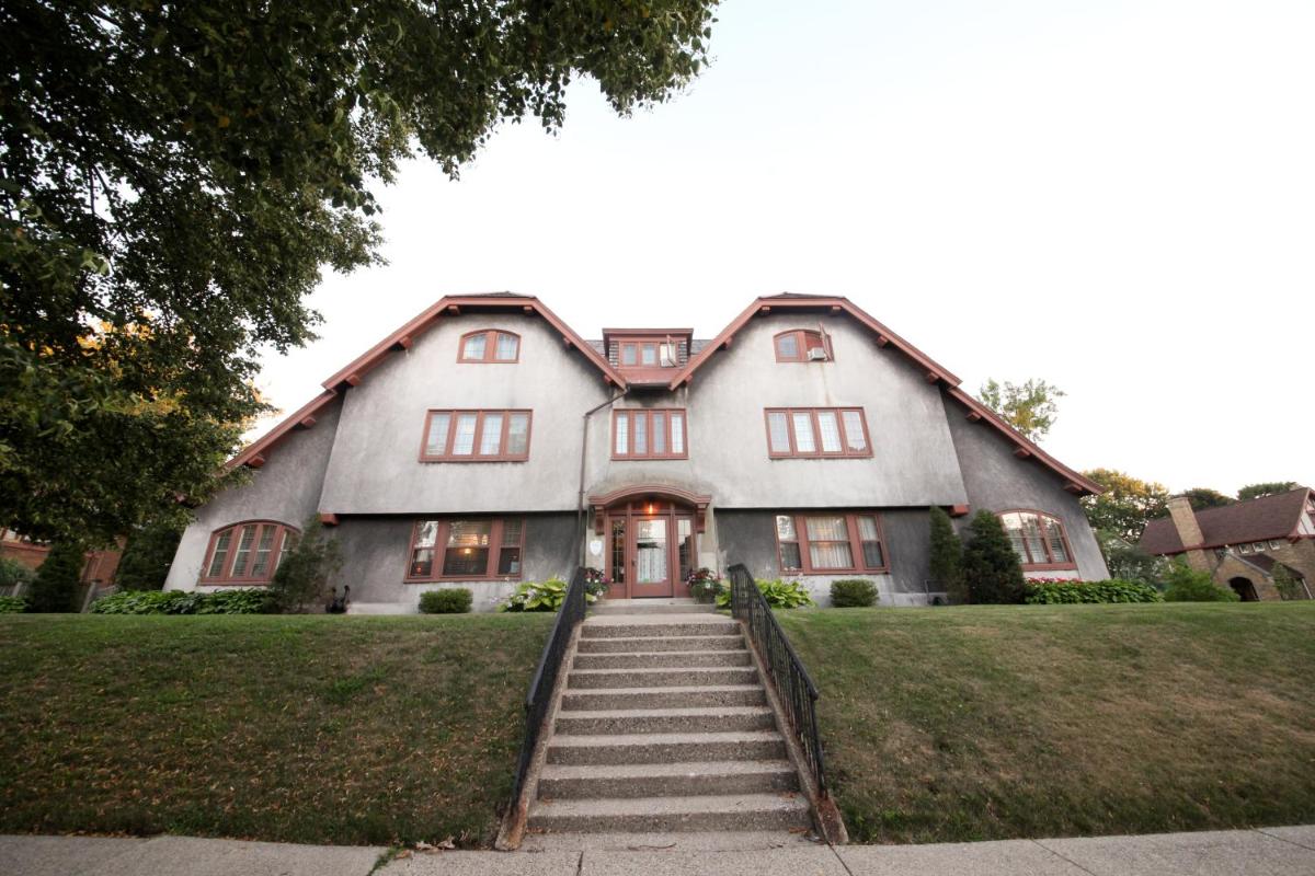 Leonard at Logan House - image 4