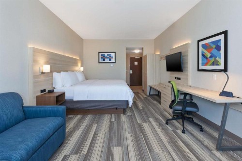 Holiday Inn Express & Suites - Grand Rapids Airport - South an IHG Hotel - image 29