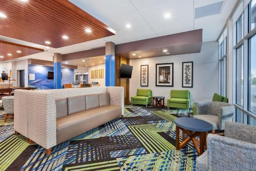 Holiday Inn Express & Suites - Grand Rapids Airport - South an IHG Hotel - image 34