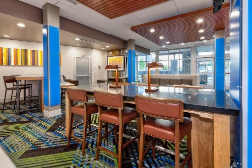 Holiday Inn Express & Suites - Grand Rapids Airport - South an IHG Hotel - image 42