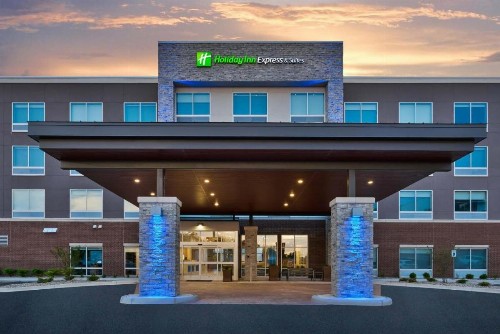 Holiday Inn Express & Suites - Grand Rapids Airport - South an IHG Hotel - image 43