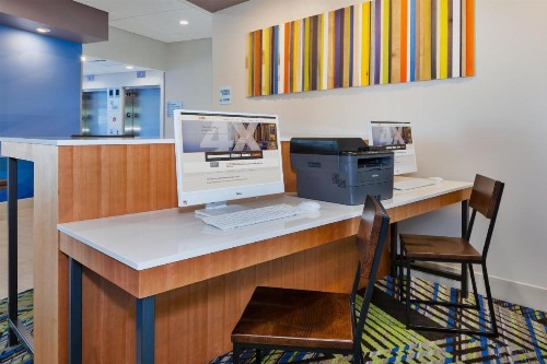 Holiday Inn Express & Suites - Grand Rapids Airport - South an IHG Hotel - image 48