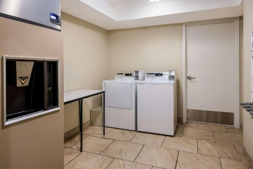 Best Western Plus Grand Castle Inn & Suites Grand Rapids West - image 12