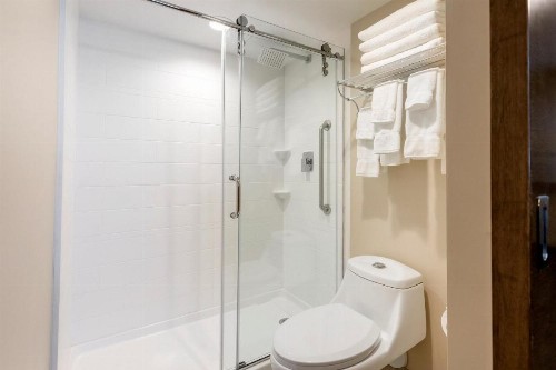Best Western Plus Grand Castle Inn & Suites Grand Rapids West - image 13
