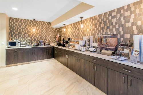 Best Western Plus Grand Castle Inn & Suites Grand Rapids West - image 20